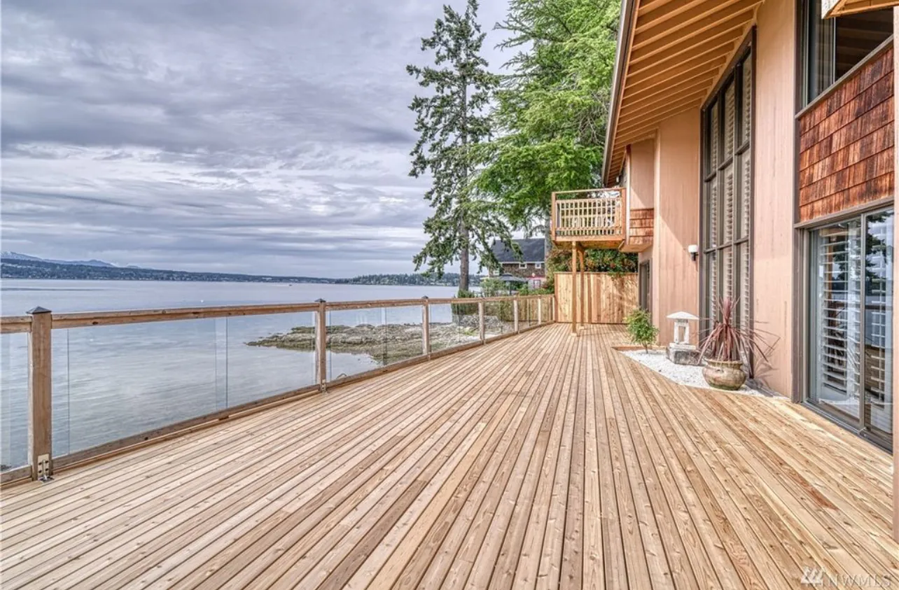 Waterfront cedar deck after cleaning